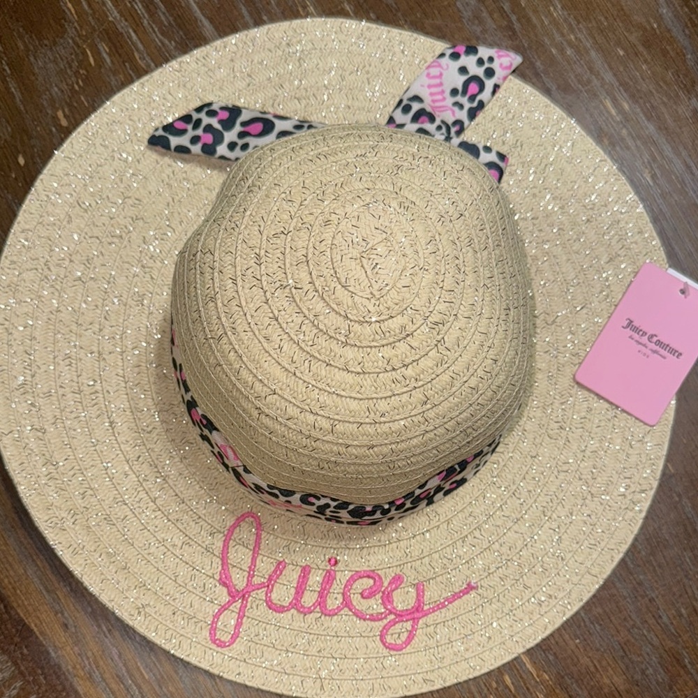 Juicy Couture kids woven Hat with Pink Accents and leopard scarf